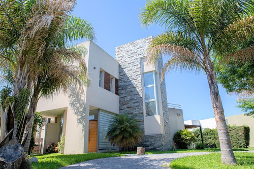 Imagen 1 de 21 de Casa En Venta De Barrancas De Iraola!! Impecable!!