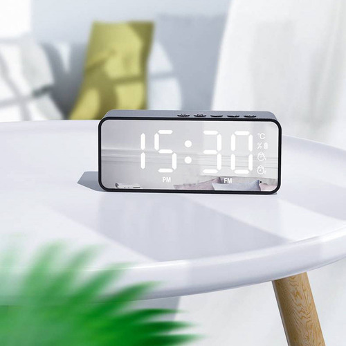 A Reloj Despertador Digital Espejo Con De Audio