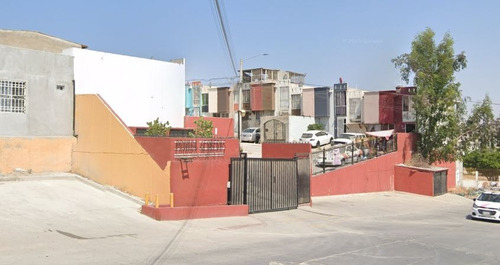 Sk16 - Casa En Remate Bancario En C. Jardin Botanico, Gerberas, Tijuana B.c. (65% Debajo Del Valor Comercial Solo Recurso Propio De Contado)