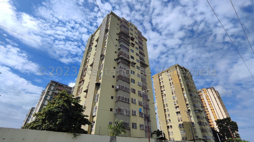 Comodo Apartamento En Venta San Pablo Turmero Piso Bajo Piscina Area Parrilla Estef 24-10801