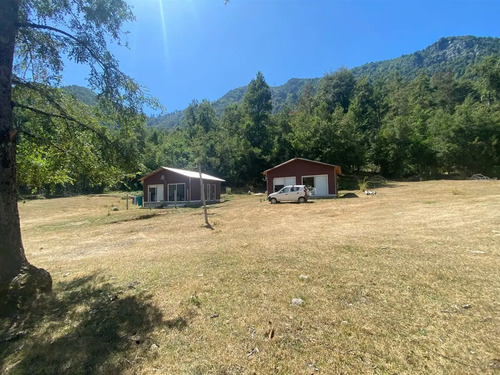 Parcela En Venta De 5000 M2 Con Dos Casas Nuevas