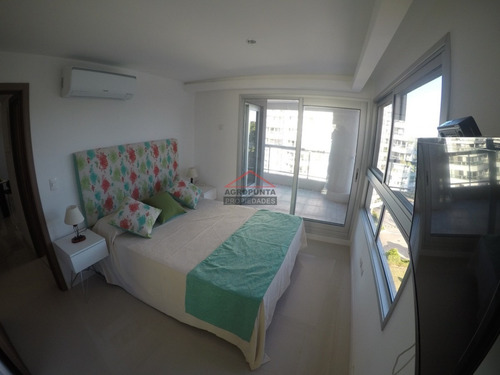 Apartamento En Brava, 1 Dormitorio- Ref: 2943
