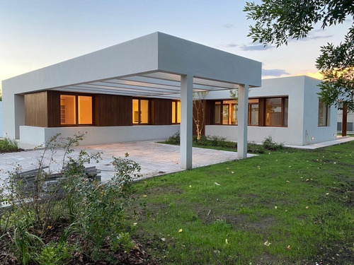 Imagen 3 de 14 de Venta Casa A Estrenar / Grand Bell 2 / City Bell