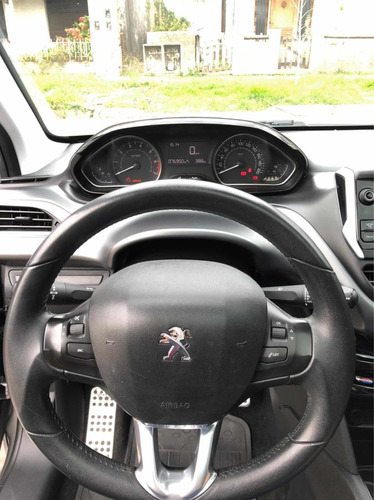 Peugeot 208 1.6 Feline 2014
