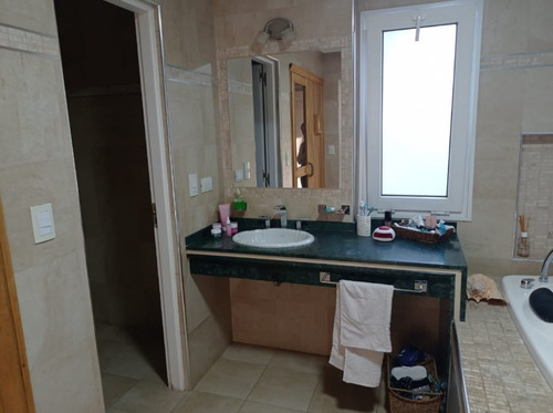 Hermosa Propiedad En Venta En El Corazón Del Barrio Privado Fincas De Iraola 1 - Con Piscina!!
