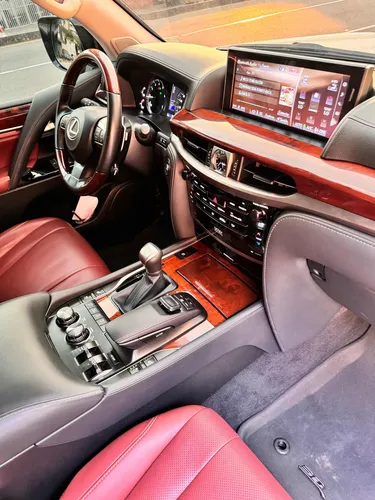 Lexus LX 5.7 570