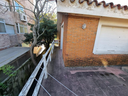 Imagen 7 de 21 de Local, 27 Esq 18 , Gran Casa Esquina Ideal Para Gastronómico O Rubro Con Gran Visibilidad !!