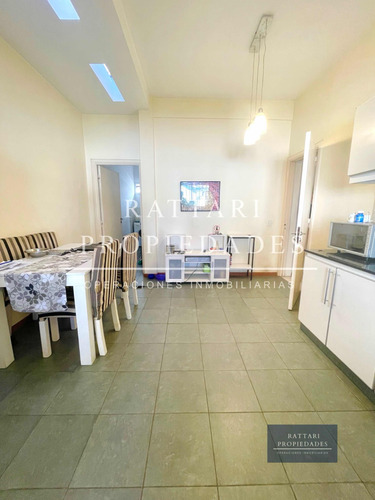 Venta Casa 5 Ambientes Con Parque Y Piscina En Haedo. Excelente Propiedad