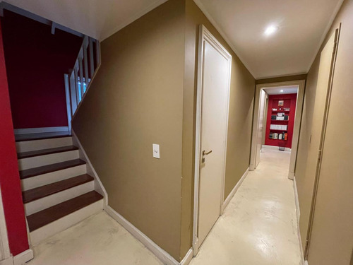La Rosa 347, Adrogué Chalet Distribuido En 2 Plantas, Sobre 3 Lotes