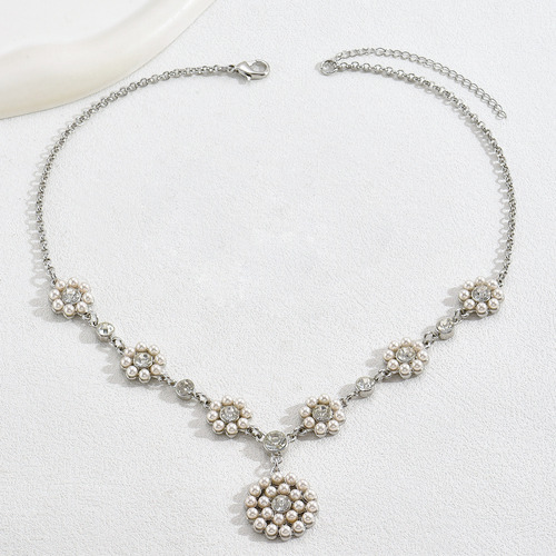 Conjunto De Collar Y Pendientes Con Flores De Perla