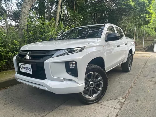 Mitsubishi L200 SPORTERO GLX 2.5L 4x4 MT