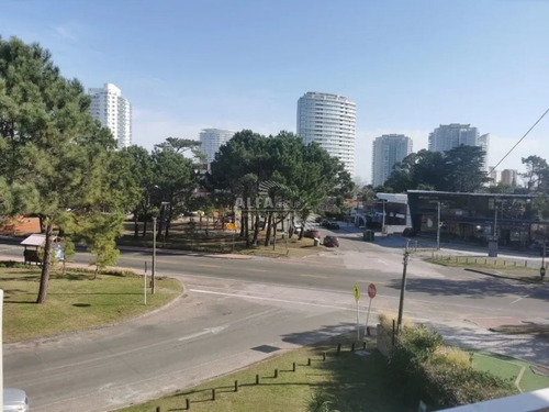 Imagen 3 de 18 de Apartamento En Venta, 2 Dormitorios , Punta Del Este - Punta Del Este Aidy Grill