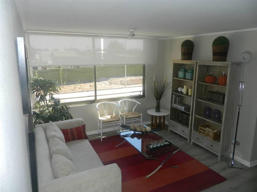 Depto En Arriendo De 3d2b. Condominio Barrio Apostoles