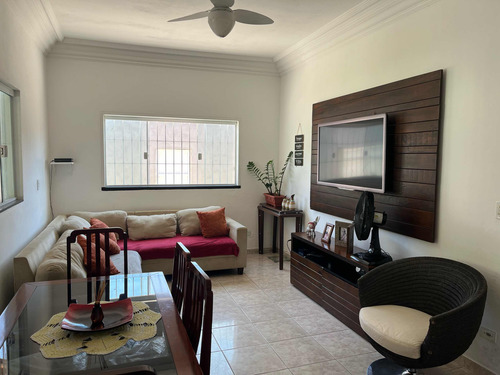 Casa Linda Com 3 Quartos E 2 Banheiros