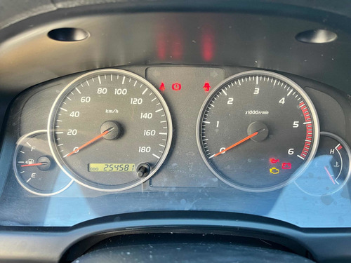 Imagen 10 de 12 de Toyota Land Cruiser 2005 Prado 3.0 4x4 Manual 7 Plazas