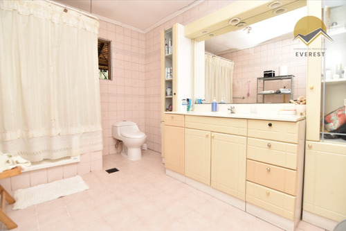 Se Vende Casa, 4 Dormitorios 3 Baños, Comuna La Cisterna.
