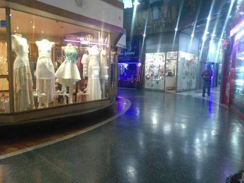 Venta Local Galería Le Boulevard Flores Centro Comercio
