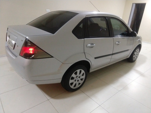 Ford Fiesta Sedan 1.6 Rocam Se Flex 4p 2014