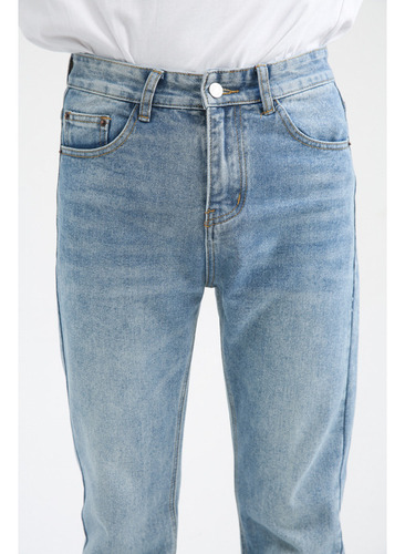 Los Jeans Rectos Hacen Que Tus Piernas Parezcan Más Largas