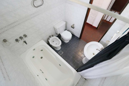 Casa 4 Ambientes - Pileta - Apto Crédito - Permuta
