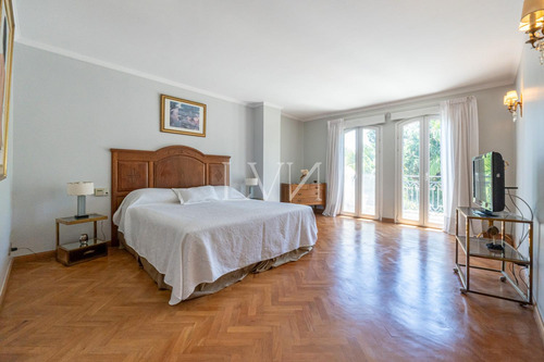Venta Casa De 8 Ambientes Con Pileta , Jardín Y Parrilla - San Isidro
