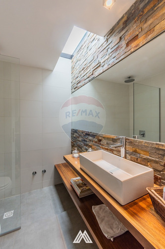 Venta Casa En Altos De La Tahona