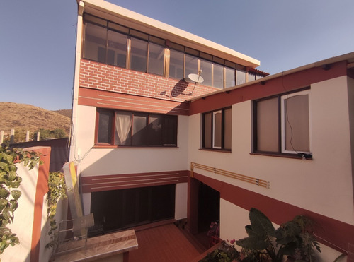 Imagen 3 de 11 de 247.000 $us Amplia Casa Multifamiliar Sobre Av Circunvalacio