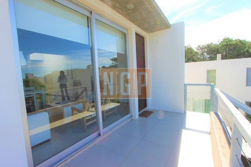 Apartamento En La Barra, 2 Dormitorios -ref:17201
