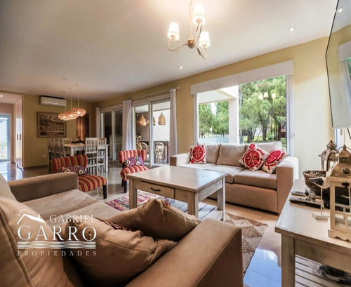 Imagen 2 de 19 de Hermosa Casa En Venta - Costa Esmeralda Barrio Privado.