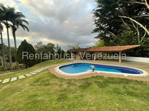 Casa En Venta En Alto Hatillo Remodelada Piscina Caracas Casas Angela Tochon