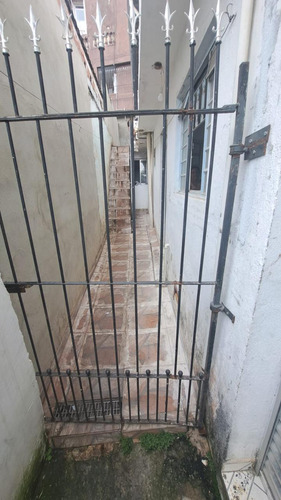 Duas Casa Uma De 5 Cômodos A Outra De 4 Comodos