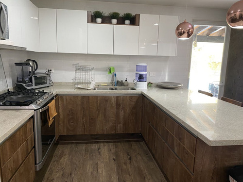 Casa En Venta En Huertas La Joya Queretaro, Con Alberca Y 4 Recamaras.