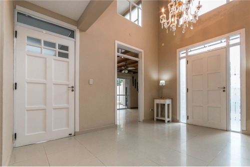Venta Casa 4 Dormitorios En Glew - Con Pileta