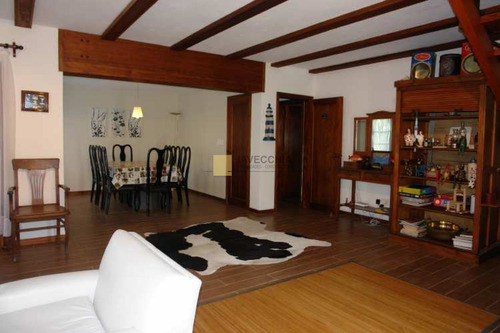Imagen 21 de 30 de Venta De Casa De 6 Dormitorios En Beverly Hills