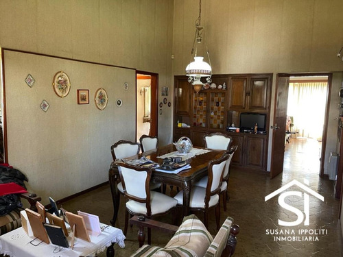 Imagen 10 de 30 de Casa De Estilo Tipo Chalet En Roldán