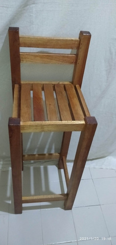 Taburete De Bar En Madera De Cedro