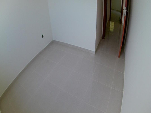 Imagem 16 de 30 de Macafé, Casa Linear, Com 2 Quartos 1 Suite, Sol Da Manhã, Piso Cerâmico, Janelas Em Blindex, Pias E Bancadas Em Granito Verde Ubatuba, Telhado Colonial, Terreno Com 150 M², Murado - Ca00200 - 32209136