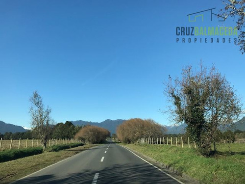 Terreno De 3 Hás A Orilla De Carretera - Polincay