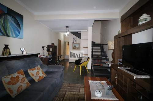 Casa À Venda No Condomínio Borguese I Com 2 Quartos, 2 Vagas - V8101