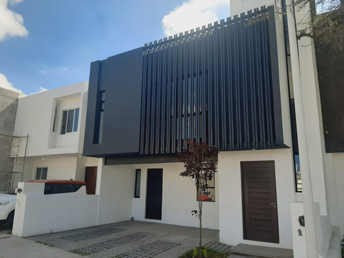 Imagen 1 de 24 de Se Vende Casa De Triple Altura En Zen Life, 3 Recamaras, Roo