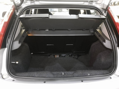 Fiat Punto 1.8 Essence 16v Flex 4p Automatizado