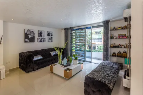 Casa En Venta En Laureles. Cod V12105