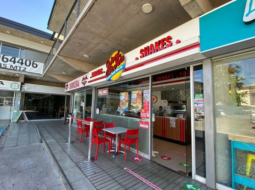 Local Comercial En Primer Piso Con Habilitación De Farmacia