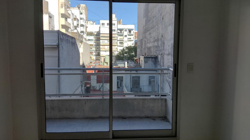 Al Frente C/balcón - A Mts De Plaza San Martín! Edificio Con Amenities