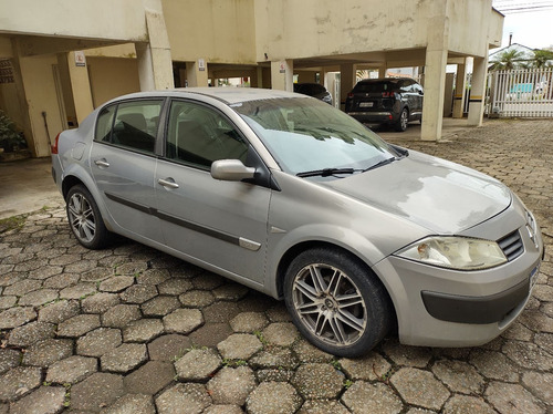 Renault Megane 2008 1.6 Dynamique Hi-flex 4p