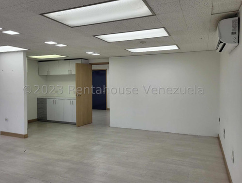 Oficina Moderna En Alquiler El Rosal Db 26-339
