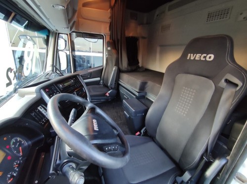 Imagem 5 de 13 de Iveco Hi Way 440 6x2 2018