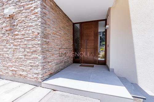 Casa En Venta De 5 Dorm. En Lo Barnechea
