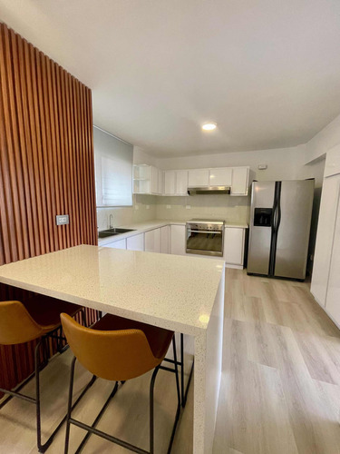Apartamento Amplio Sin Amoblar Con Planta 100% En La Viña - Residencias Isla Dorada, Atm