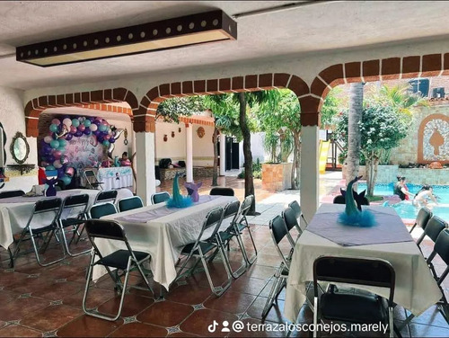 Terraza Con Alberca. .